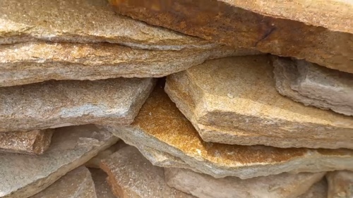 Плитняк златолит жёлтый золотистый для отмостки купить в Набережных Челнах