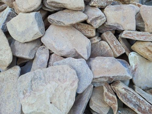 Златолит жёлтый, жёлто-зелёный глыбки и валуны для ланшафтного дизайна купить в Набережных Челнах