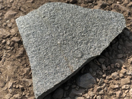 Плитняк златолит Уральский для цоколя, отмостки купить в Набережных Челнах