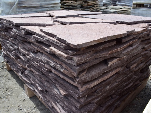 Плитняк лемезит бордовый для облицовки цоколя 20-25 мм  купить в Набережных Челнах