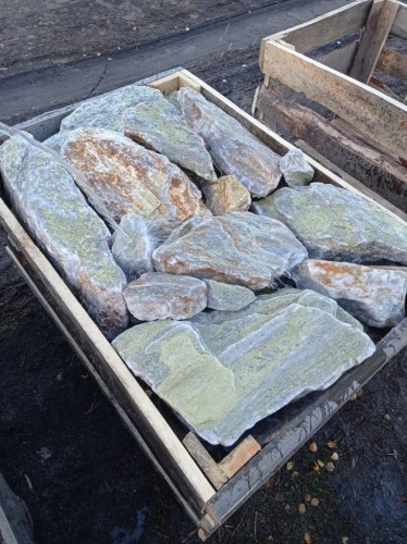 Златолит жёлтый, жёлто-зелёный глыбки и валуны для ланшафтного дизайна купить в Набережных Челнах