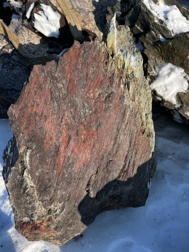 Ландшафтные глыбы красно-фиолетовые 200-1000 килограмм купить в Набережных Челнах