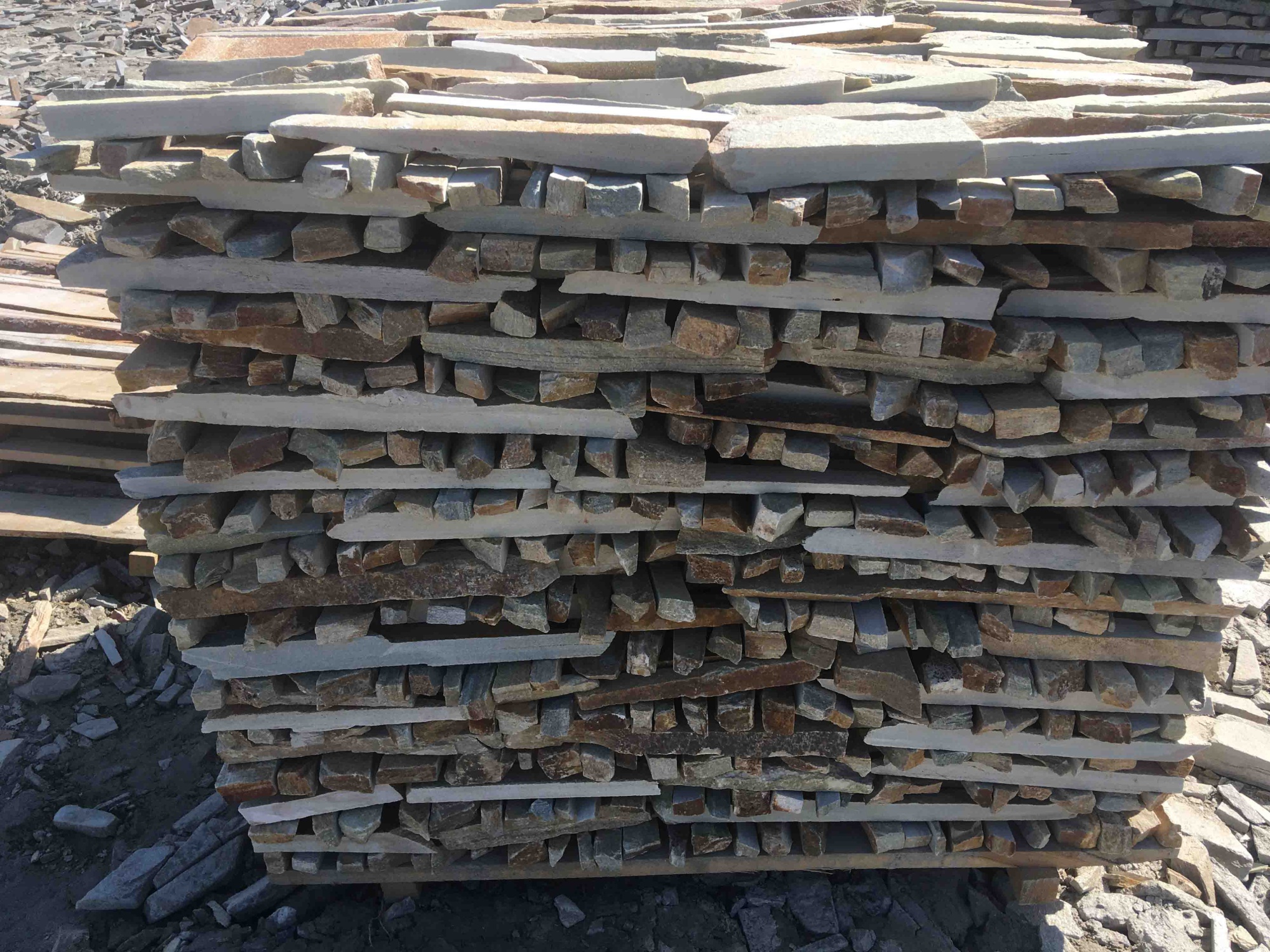 Горбушка златолит золотистый для облицовки купить в Набережных Челнах