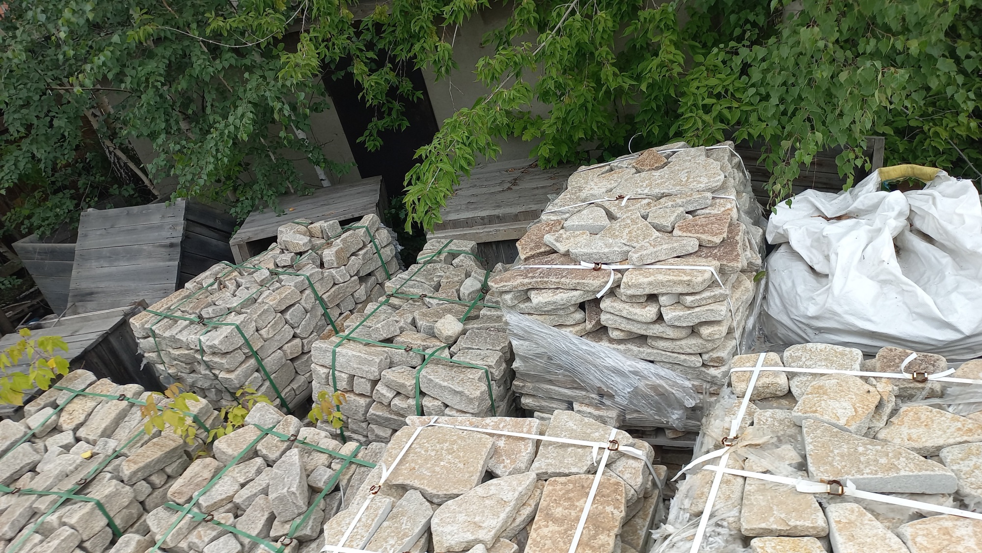 Плитняк гранитный галтованный купить в Набережных Челнах