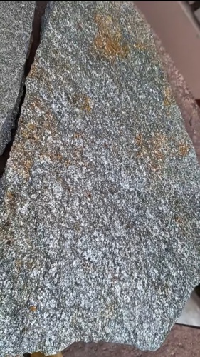 Плитняк златолит серебристый для цоколя, отмостки купить в Набережных Челнах