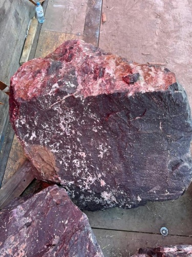 Камни для ландшафтного дизайна красно-фиолетовые 10-60 килограмм купить в Набережных Челнах