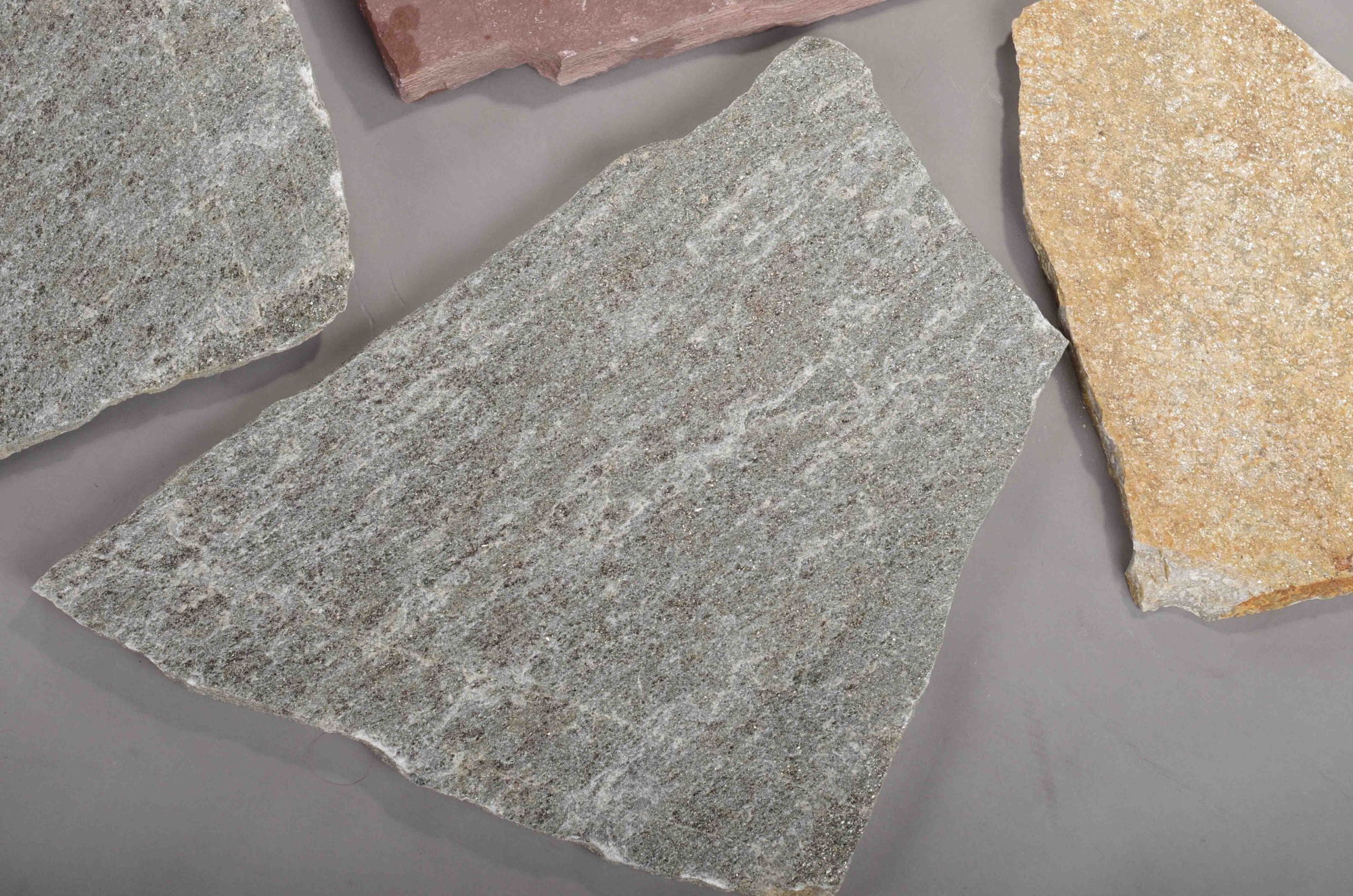 Плитняк златолит Уральский  для фасада купить в Набережных Челнах