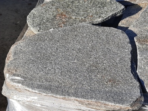 Златолит серебристый галтованный для лестниц купить в Набережных Челнах