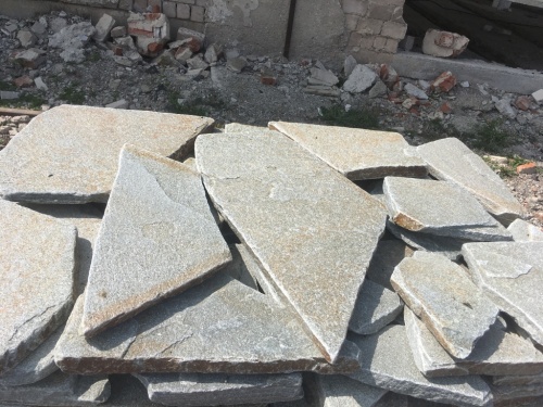 Златолит серебристый галтованный для лестниц купить в Набережных Челнах